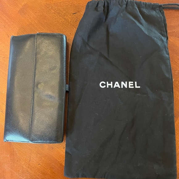 Chanel checkbook wallet - Picture 2 of 6